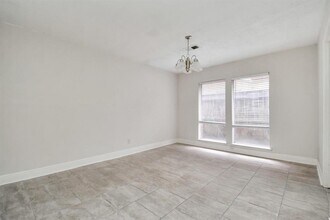 11527 Mulholland Dr in Stafford, TX - Building Photo - Building Photo