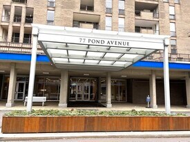 77 Pond Ave in Brookline, MA - Building Photo