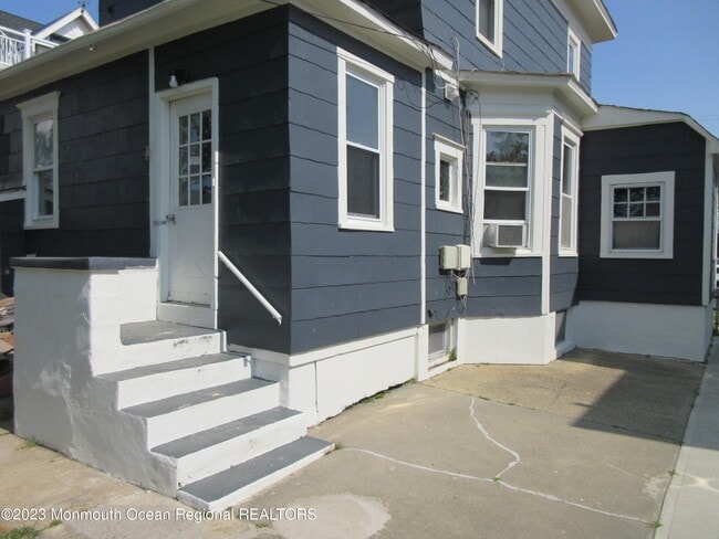 203 13th Ave in Belmar, NJ - Building Photo - Building Photo