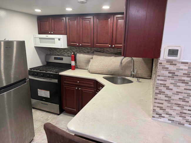 property at 1254 E 70th St