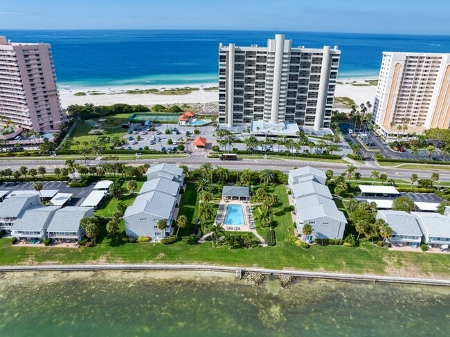 1351 Gulf Blvd in Clearwater, FL - Building Photo - Building Photo