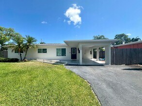 284 SW 11th St in Pompano Beach, FL - Building Photo - Building Photo