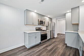 318 Laurel St, Unit Unit 2 in Pittsburgh, PA - Building Photo - Building Photo