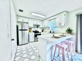 707 2nd Ave S in Lake Worth Beach, FL - Building Photo