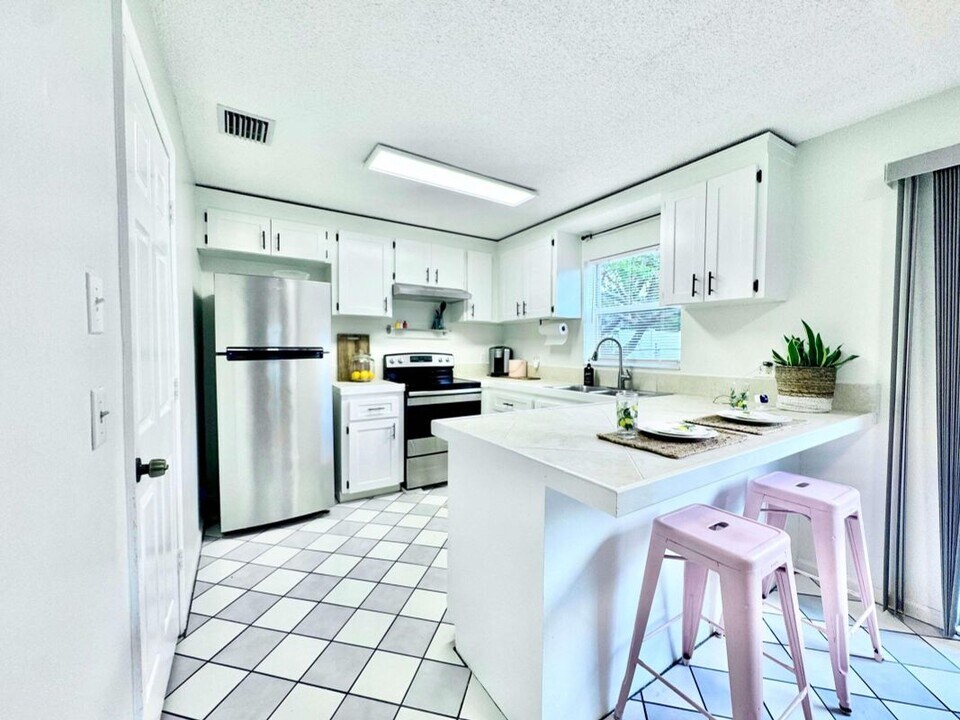 707 2nd Ave S in Lake Worth Beach, FL - Foto de edificio