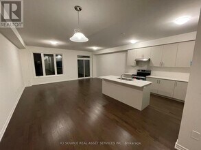56 Velvet Dr in Whitby, ON - Building Photo - Building Photo