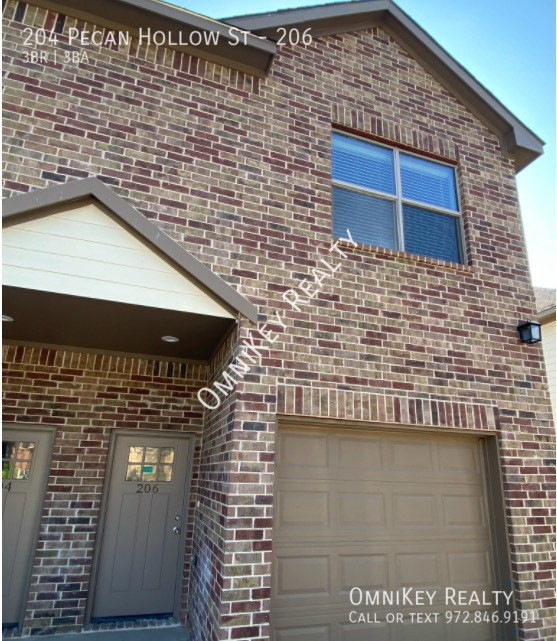 204 Pecan Hollow St-Unit -206 in Ennis, TX - Building Photo - Building Photo