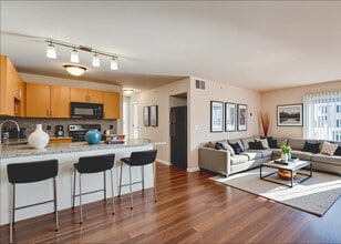 Brailey Apartments in Toledo, OH - Foto de edificio - Building Photo