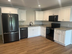 2229 N Highland Ave in New Ulm, MN - Building Photo - Building Photo