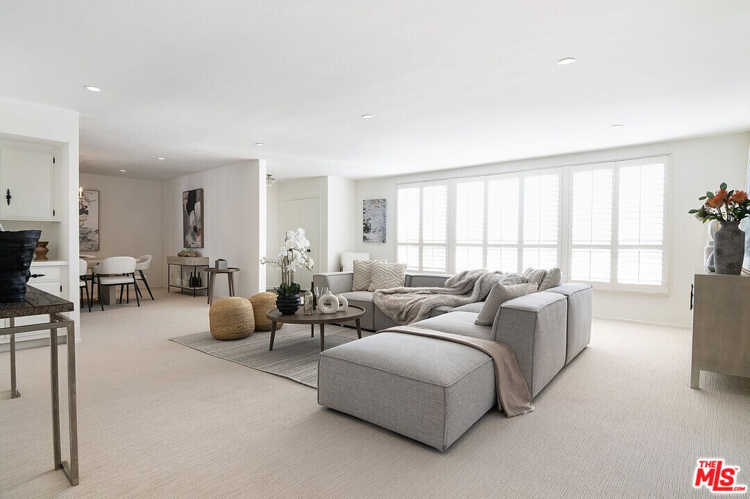 344 S Doheny Dr in Beverly Hills, CA - Building Photo