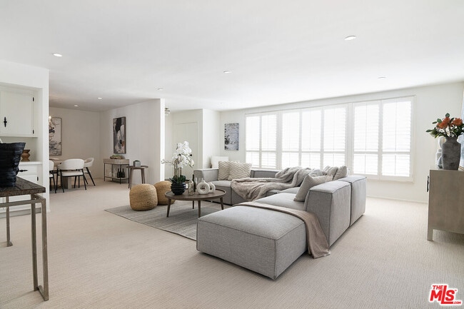 property at 344 S Doheny Dr