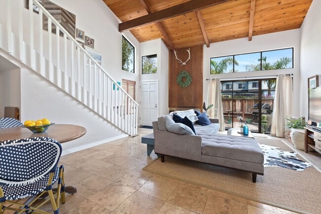 property at 2022 Dolphin Dr