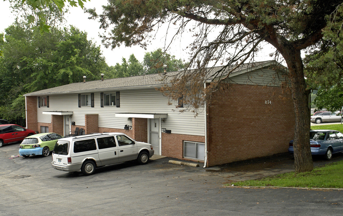 874 Cunningham Ave in St. Charles, MO - Building Photo