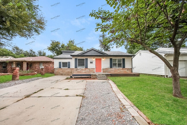 property at 5206 N Beaver Ave