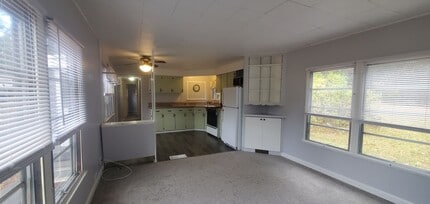 10947 S Dalzell Rd in Traverse City, MI - Building Photo - Building Photo