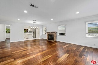 3325 S Bentley Ave in Los Angeles, CA - Building Photo - Building Photo