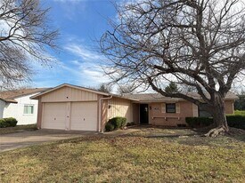 1602 Lorrie Dr in Richardson, TX - Building Photo