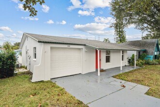 1018 Osprey Ct in Dunedin, FL - Foto de edificio - Building Photo