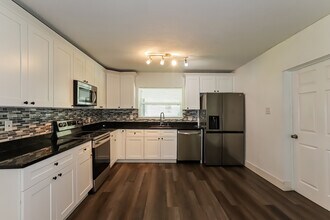 701 NE 11th Ave in Mulberry, FL - Building Photo - Building Photo