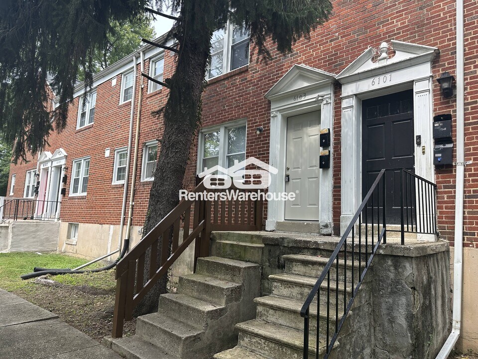 6103 Chinquapin Pkwy in Baltimore, MD - Foto de edificio