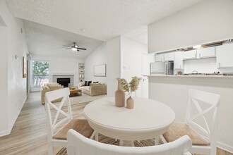 Falltree Apartments in Mesquite, TX - Foto de edificio - Building Photo