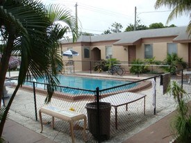 Cubera in Hollywood, FL - Building Photo