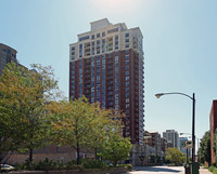 State Place Tower in Chicago, IL - Building Photo - Building Photo