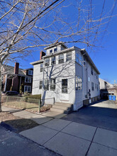 16 Upland Rd, Unit 1 in Belmont, MA - Foto de edificio - Building Photo