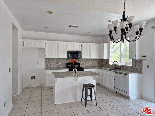 7637 Pinot Pl in Rancho Cucamonga, CA - Building Photo - Building Photo