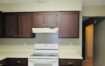 932 Beau Ct in Orange City, FL - Foto de edificio - Building Photo