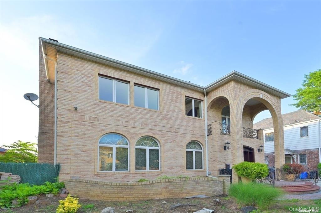 108-35 66th Rd in Queens, NY - Building Photo