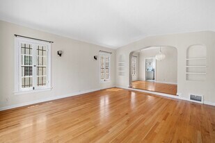 429 N Gardner St, Unit 429 in Los Angeles, CA - Building Photo