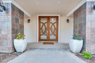1574 La Jolla Dr in Thousand Oaks, CA - Building Photo - Building Photo
