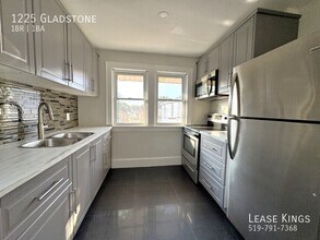 1225 Gladstone Ave in Windsor, ON - Building Photo - Building Photo