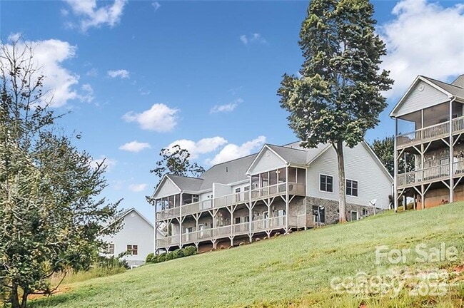 101 Bear Clf Vlg Dr in Nebo, NC - Building Photo - Building Photo