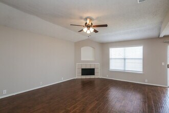 100 Walnut Dr in Seagoville, TX - Building Photo - Building Photo