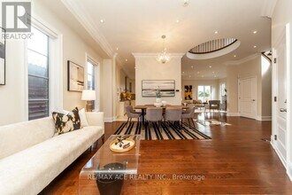 11 Ashdean Dr in Toronto, ON - Building Photo - Building Photo