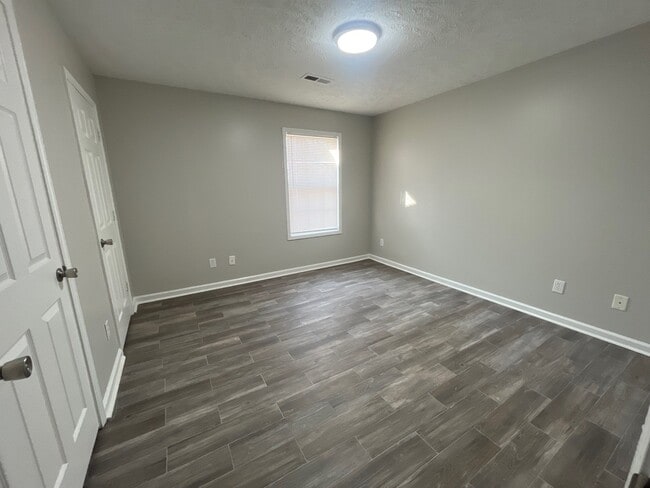 9 Carlton Pl in Jackson, TN - Foto de edificio - Building Photo