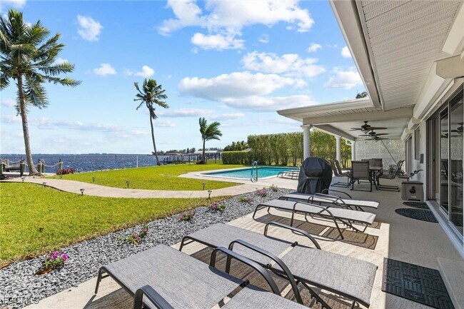 property at 252 Bayshore Dr