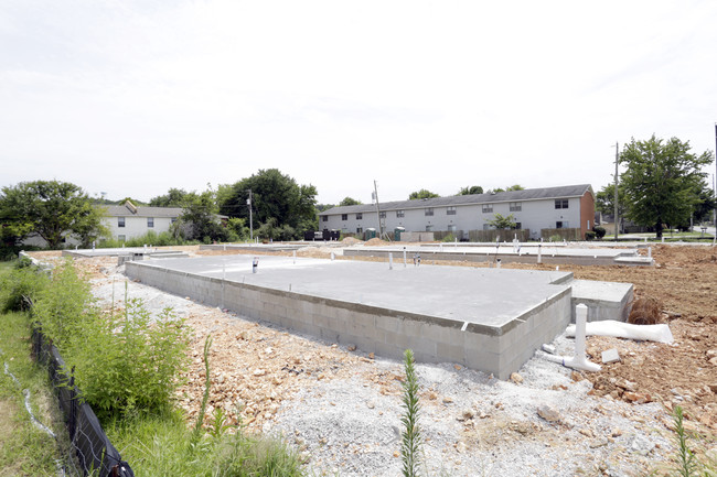 1584 N Leverett Ave in Fayetteville, AR - Foto de edificio - Building Photo