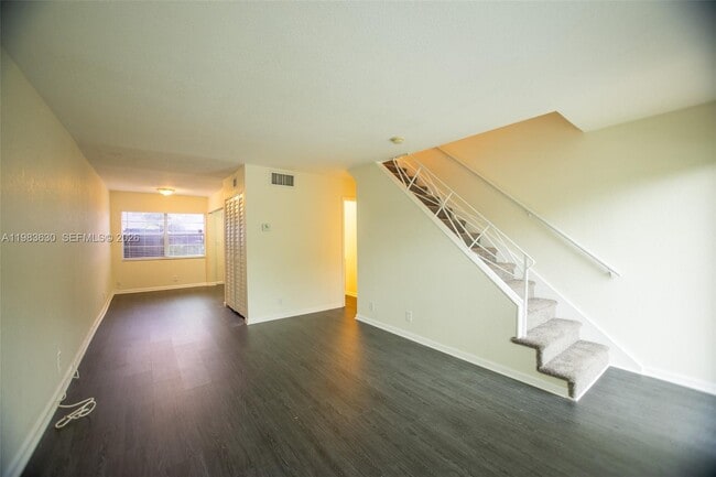 4803 NW 9th Dr in Plantation, FL - Building Photo - Building Photo