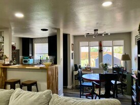 1307 Wright Ave, Unit 1307 Wright Street in Richland, WA - Building Photo