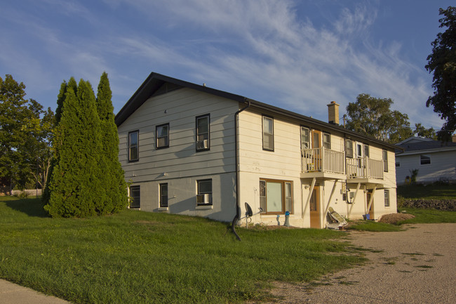 1504 Eder Ln in West Bend, WI - Building Photo - Building Photo