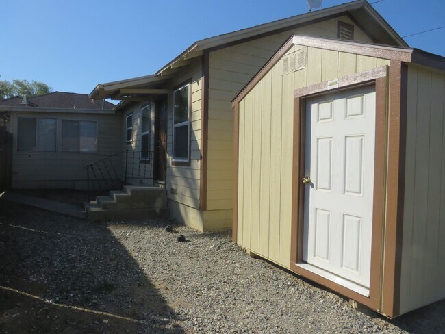 328 S Plumas St in Willows, CA - Building Photo - Building Photo