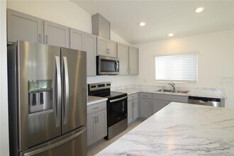 10749 Spanish Needle Cv in Parrish, FL - Building Photo - Building Photo