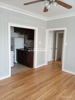 1367 W Estes Ave, Unit 1m in Chicago, IL - Building Photo