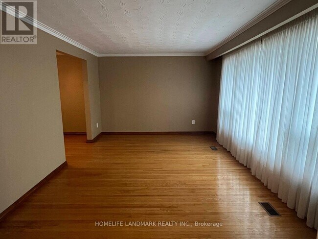 12 Pratt Cir in Markham, ON - Building Photo - Building Photo