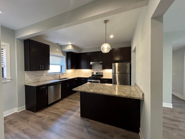 1143 Maple, Unit 1143-2 in Evanston, IL - Foto de edificio - Building Photo