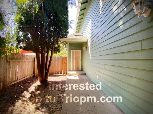 4740 Spring Meadow Ave in Eugene, OR - Building Photo - Building Photo