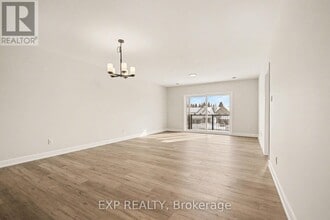 440 Falcon Ln in Russell, ON - Building Photo - Building Photo